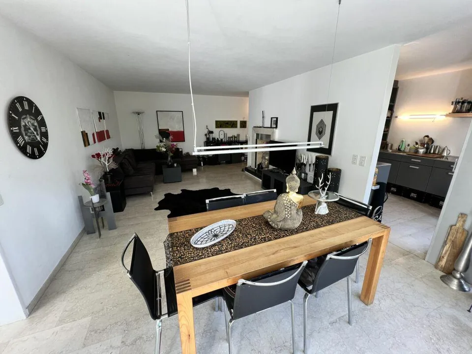 Appartement élégant de 2,5 pièces avec jardin