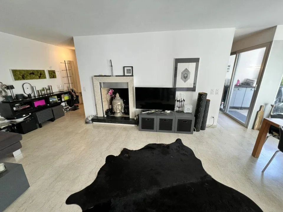 Appartement élégant de 2,5 pièces avec jardin