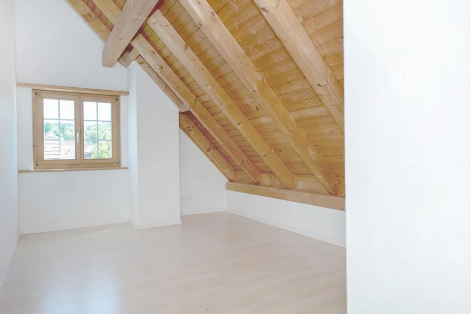 Charmante Dachwohnung im Dorfzentrum – photo 12 sur 14
