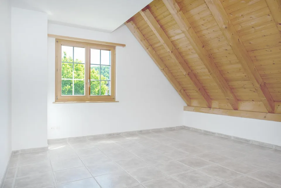 Charmante Dachwohnung im Dorfzentrum – photo 9 sur 14