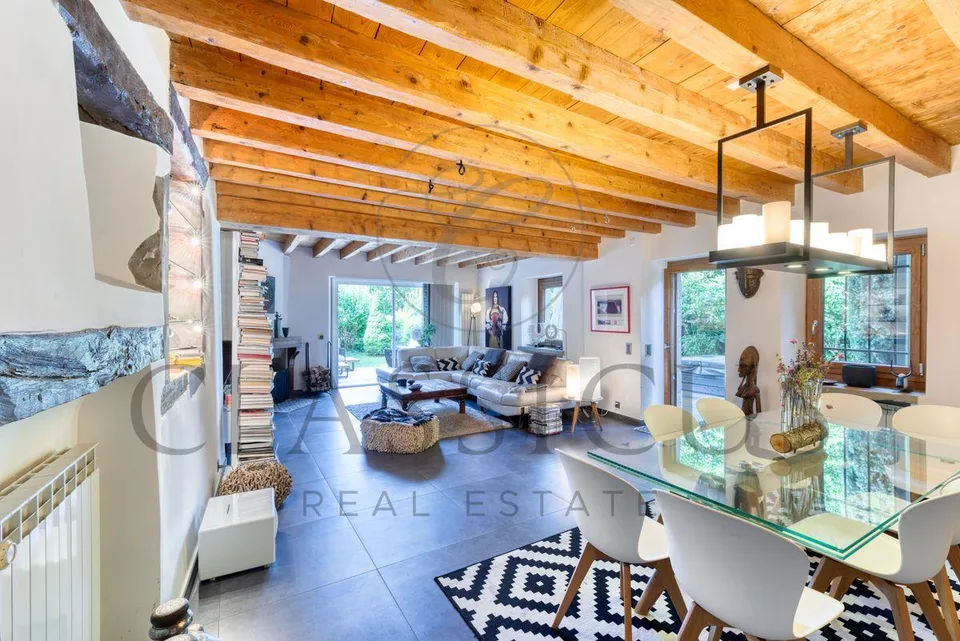Casa di carattere del XVIII secolo - 330 m², giardino alberato & terrazza con jacuzzi ad Aire-la-Ville