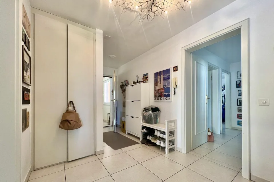 PREZZO NUOVO !!! Spazioso appartamento di 4,5 locali con balcone in una splendida posizione tranquilla a Minusio – foto 13 di 21