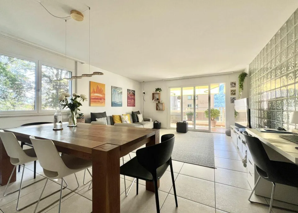 PREZZO NUOVO !!! Spazioso appartamento di 4,5 locali con balcone in una splendida posizione tranquilla a Minusio – foto 8 di 21