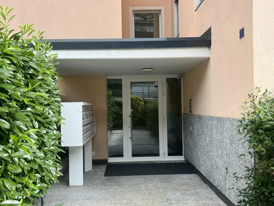 PREZZO NUOVO !!! Spazioso appartamento di 4,5 locali con balcone in una splendida posizione tranquilla a Minusio – foto 19 di 21