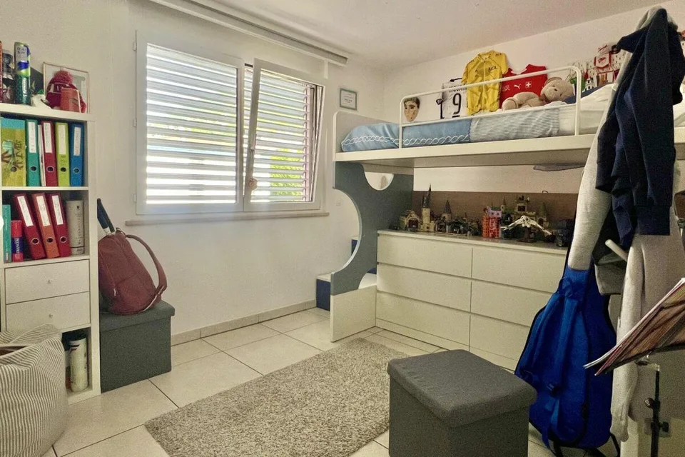 PREZZO NUOVO !!! Spazioso appartamento di 4,5 locali con balcone in una splendida posizione tranquilla a Minusio – foto 17 di 21