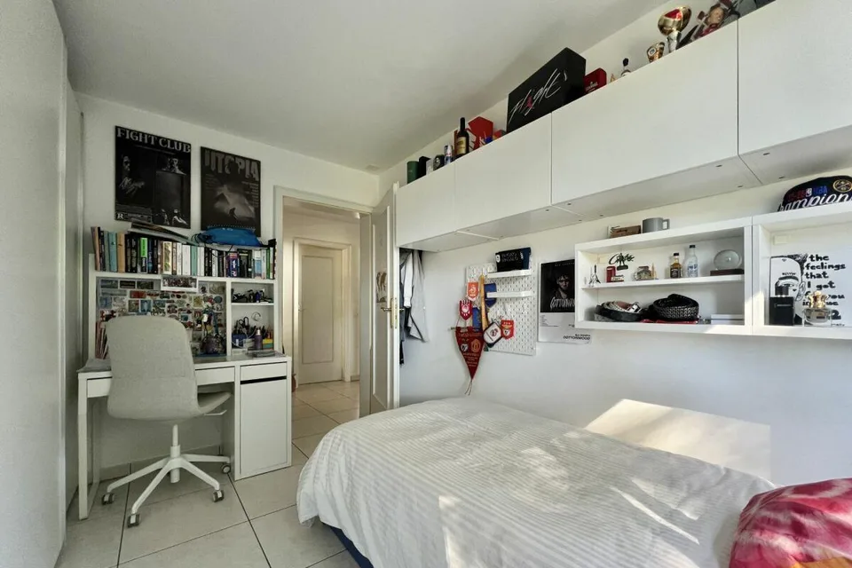 PREZZO NUOVO !!! Spazioso appartamento di 4,5 locali con balcone in una splendida posizione tranquilla a Minusio – foto 14 di 21