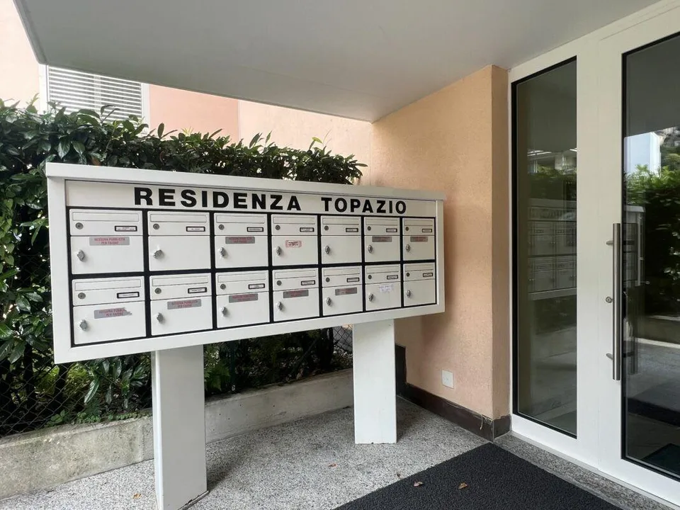 PREZZO NUOVO !!! Spazioso appartamento di 4,5 locali con balcone in una splendida posizione tranquilla a Minusio – foto 20 di 21