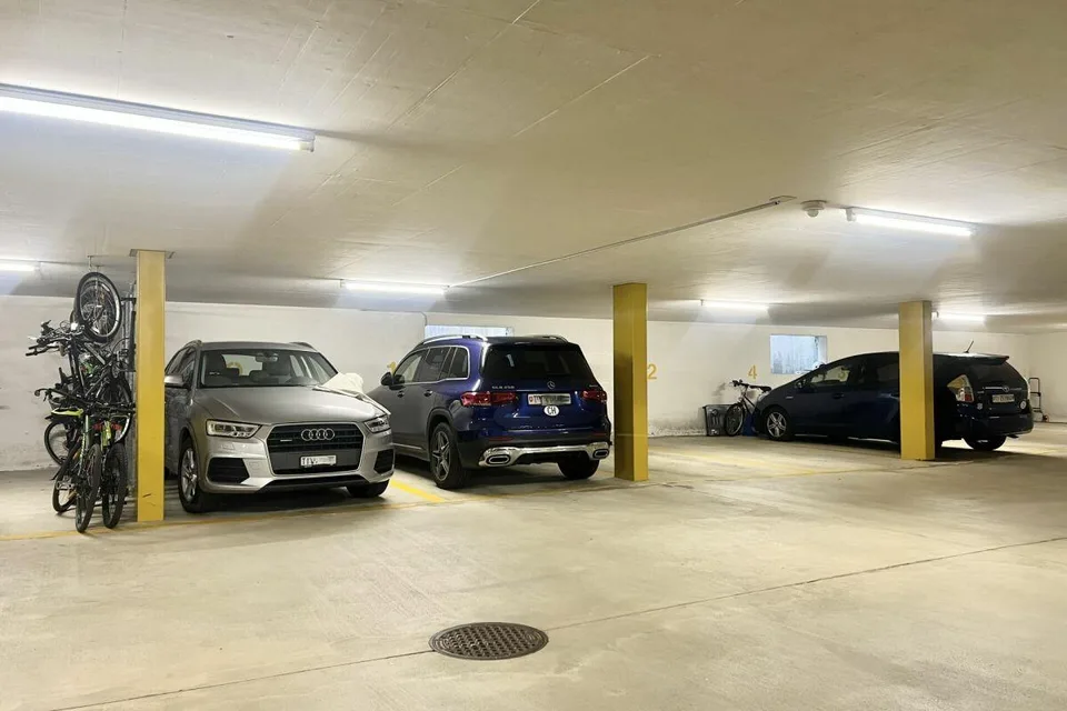 PREZZO NUOVO !!! Spazioso appartamento di 4,5 locali con balcone in una splendida posizione tranquilla a Minusio – foto 18 di 21