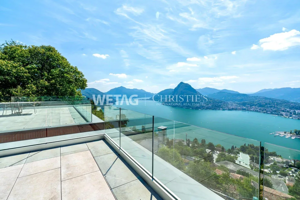 Lugano-Aldesago: Moderne Reihenvilla mit privatem Garten & Seeblick...