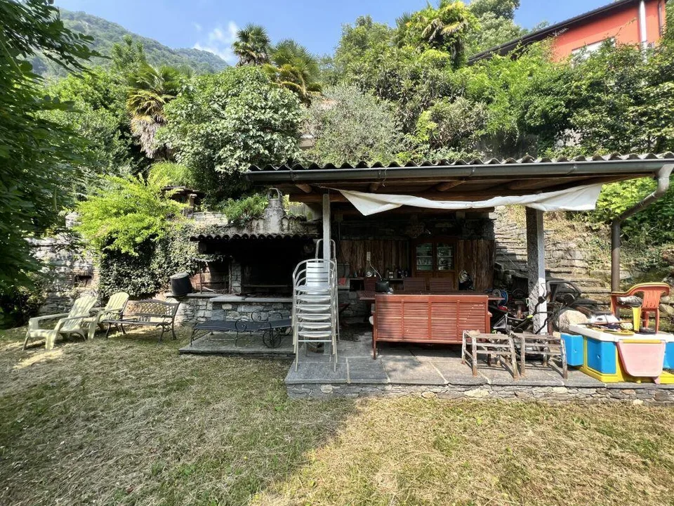 Casa bifamiliare con ampio spazio verde – foto 19 di 21