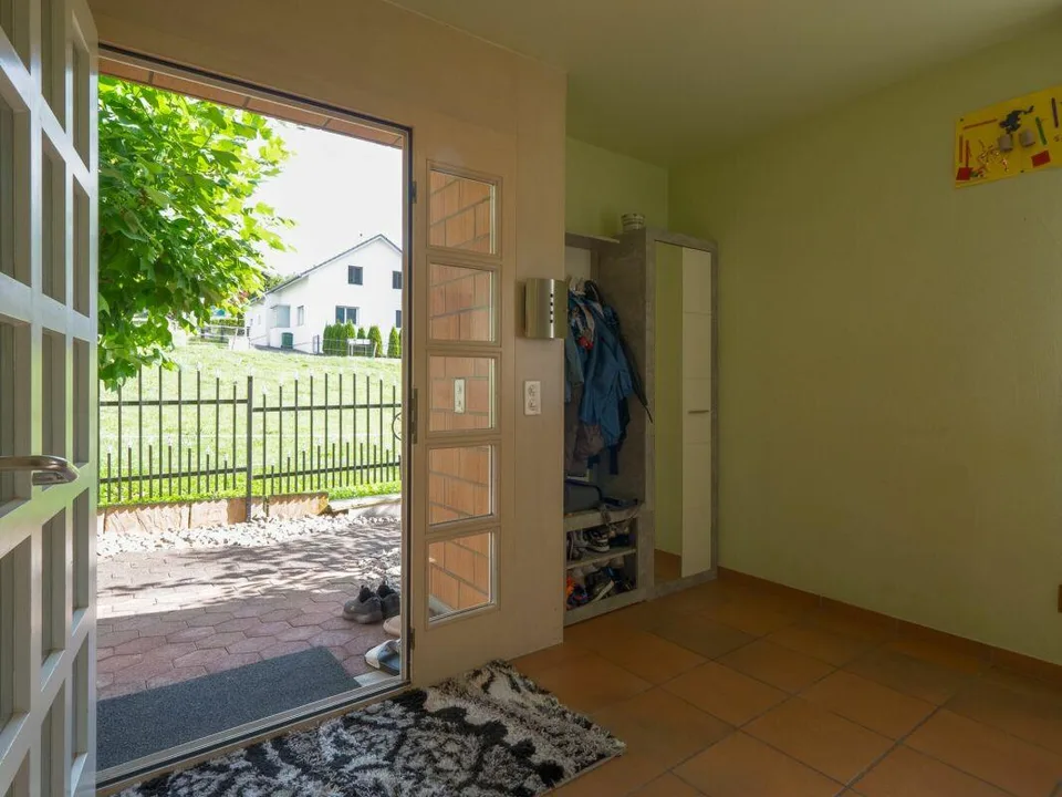 Casa unifamiliare di 5,5 locali ben tenuta e indipendente con giardino, garage e posto auto