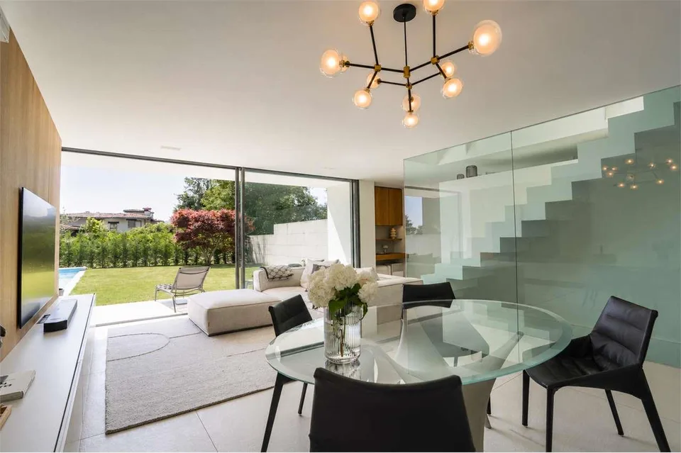 Villa with Garden and Pool