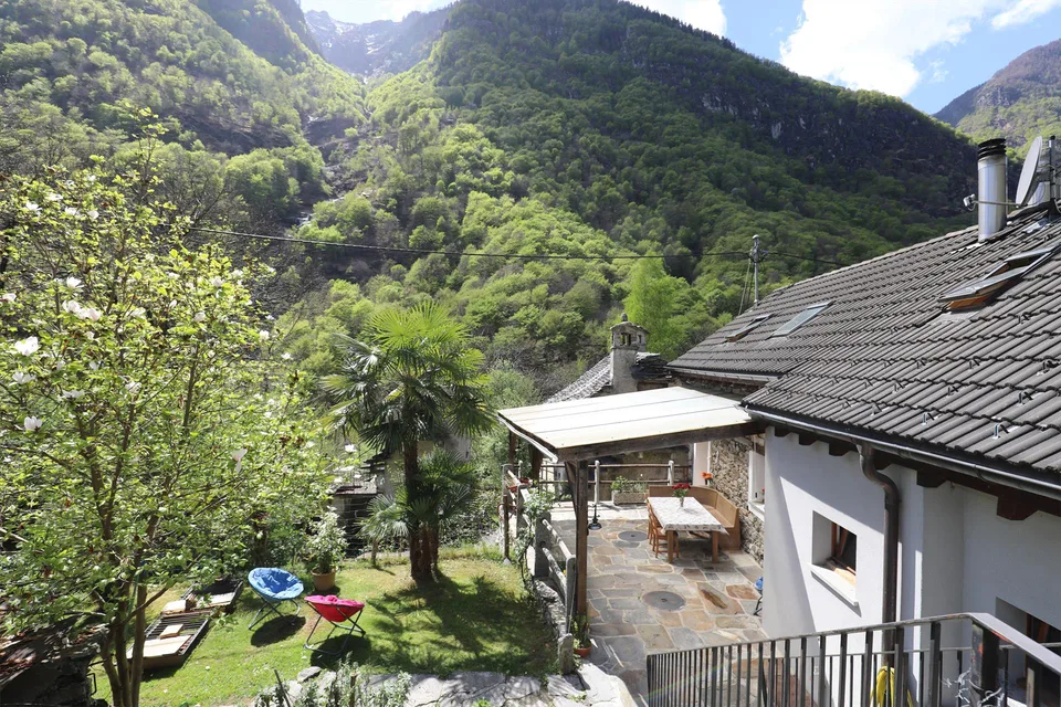 Grosses Rustico in ruhiger Lage im schönen Verzascatal