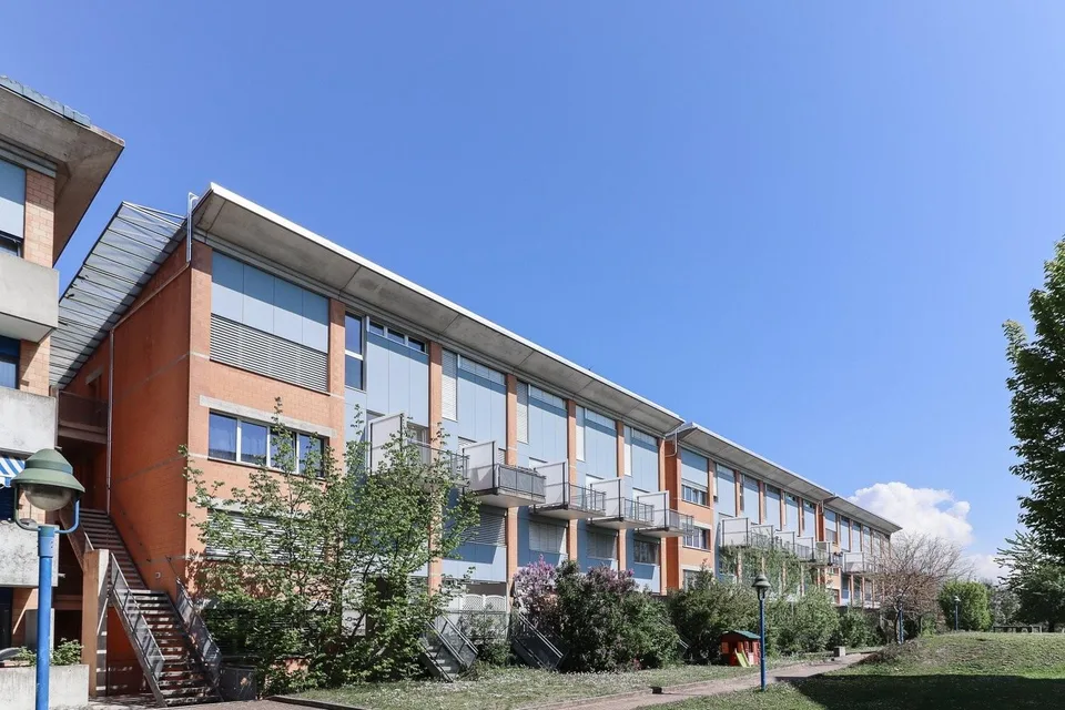 Charmant 4.5 pièces en triplex dans un cadre verdoyant