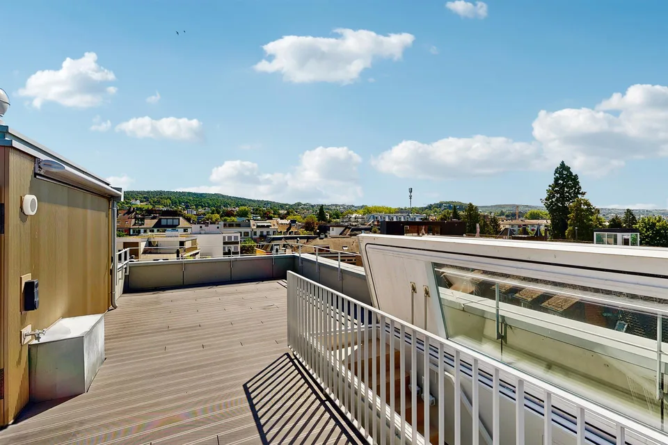 Moderne Singlewohnung in Zürich mit grosszügiger Dachterrasse!