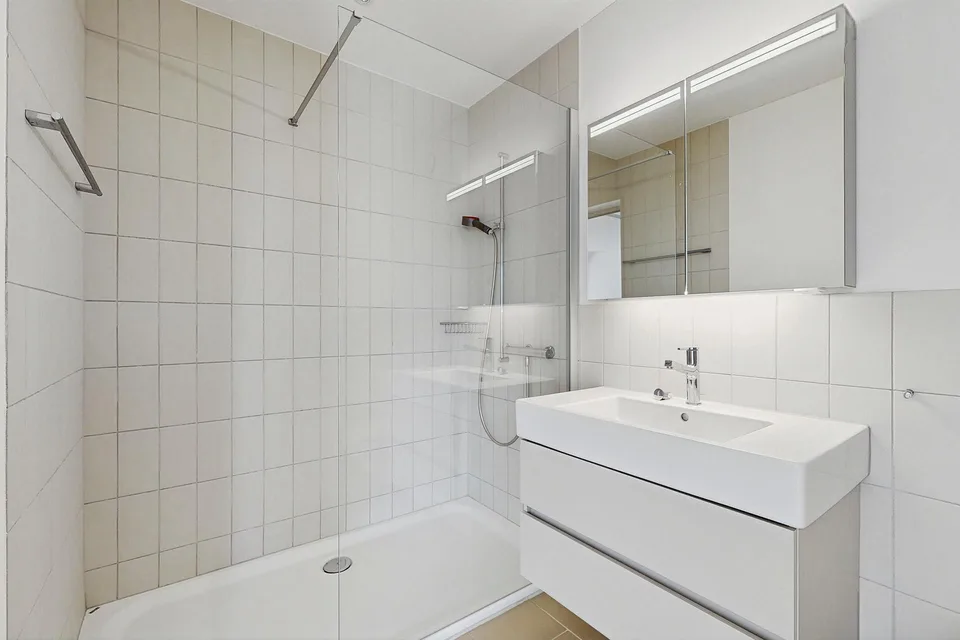 monderen Singlewohnung mit grosszügiger Dachterrasse!1 Monat Mietz... – foto 9 di 20