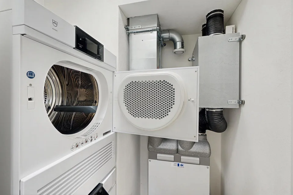 monderen Singlewohnung mit grosszügiger Dachterrasse!1 Monat Mietz... – foto 10 di 20