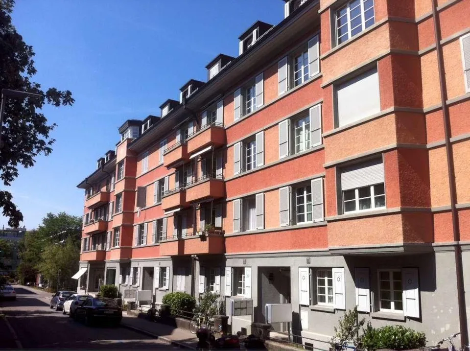 Schöne Altbauwohnung in der Lorraine
