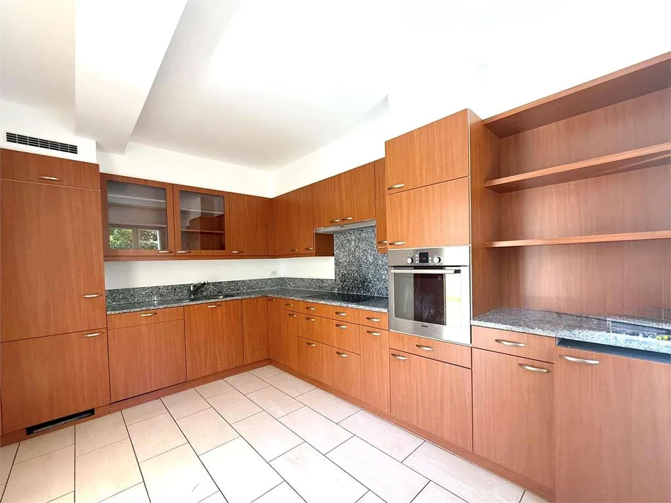 À Morcote, appartement de 4,5 pièces avec jardin à louer – photo 6 sur 12