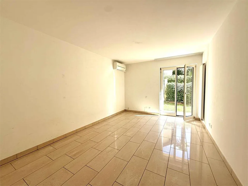 À Morcote, appartement de 4,5 pièces avec jardin à louer – photo 10 sur 12