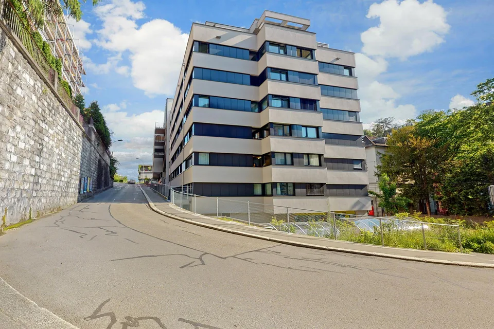 BEFRISTET BIS ENDE AUGUST 2027 Exklusive Attikawohnung im beliebten...