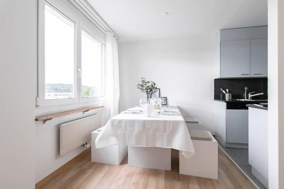 Bello appartamento moderno 3.5 locali con balcone e ambiente verde