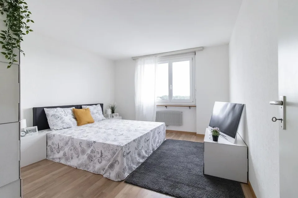 Schöne moderne 3.5 Zimmerwohnung mit Balkon und grüne Umgebung