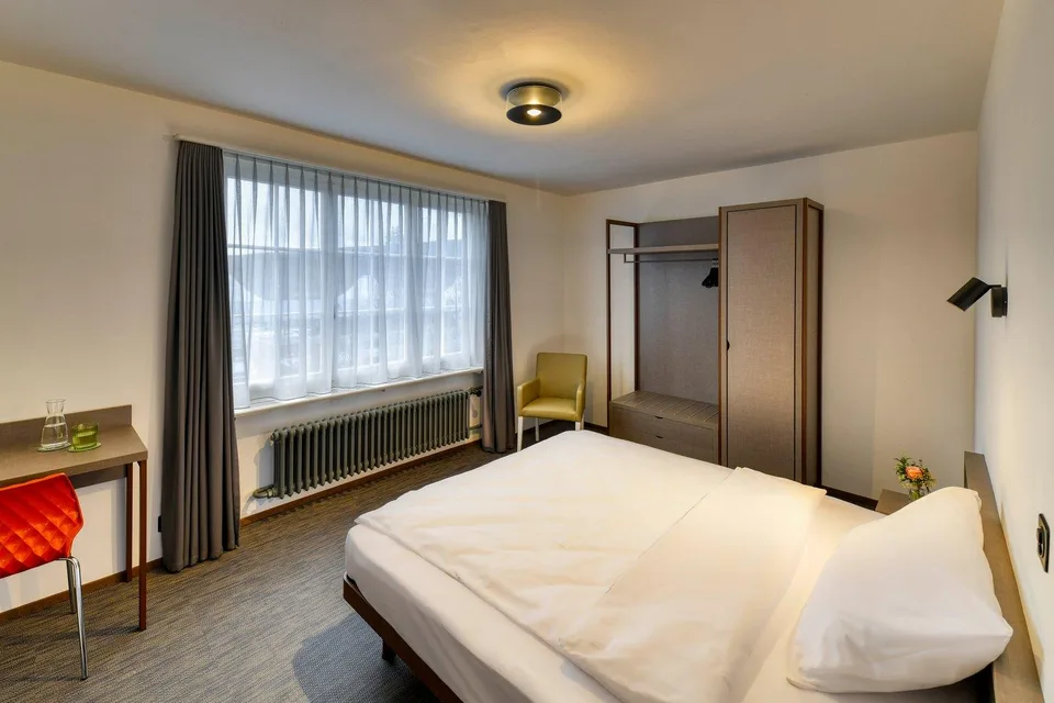 Appartement rénové, meublé "F35" à Emmenbrücke