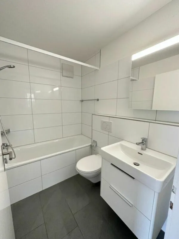 Schöne helle 4,5 Zimmer Wohnung