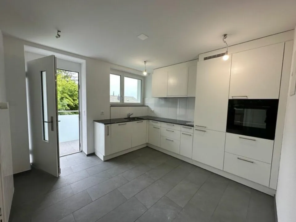 Schöne helle 4,5 Zimmer Wohnung