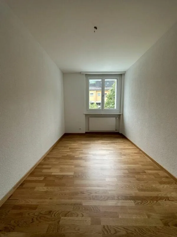 Schöne helle 4,5 Zimmer Wohnung