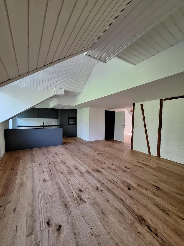 3.5-Zimmer-Maisonette mit sonnigem Balkon und Weitsicht