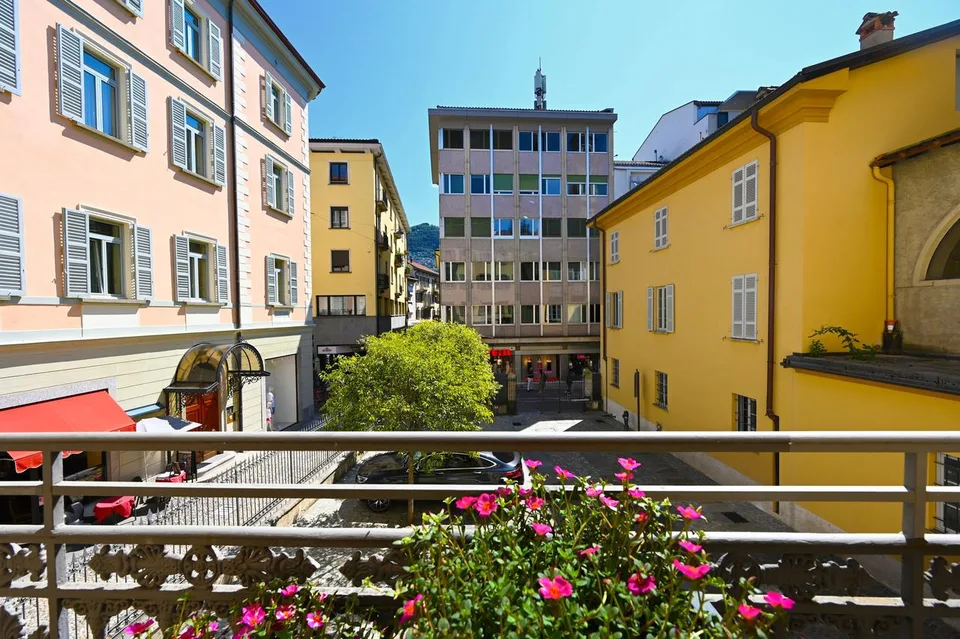 Elegante Appartamento Nobile in vendita nel Cuore di Lugano
