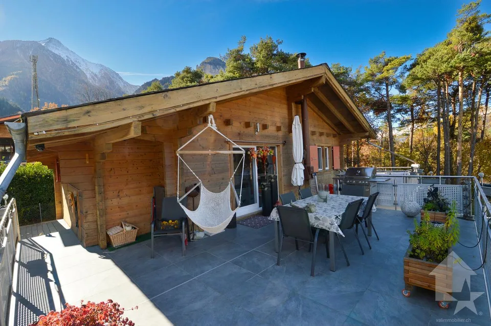 Zweifamilienhaus mit Charme und Naturparadies vor der Haustür