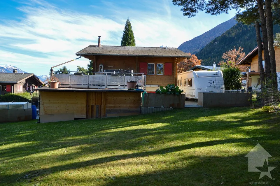 Zweifamilienhaus mit Charme und Naturparadies vor der Haustür