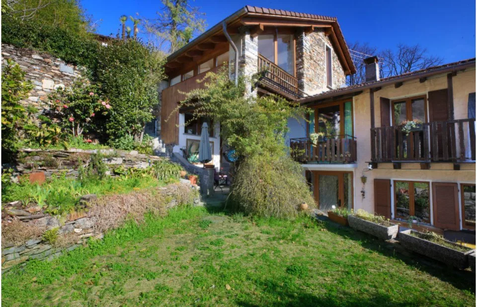 Splendida casa bifamiliare ad Arcegno | Wunderschönes Zweifamilienh...