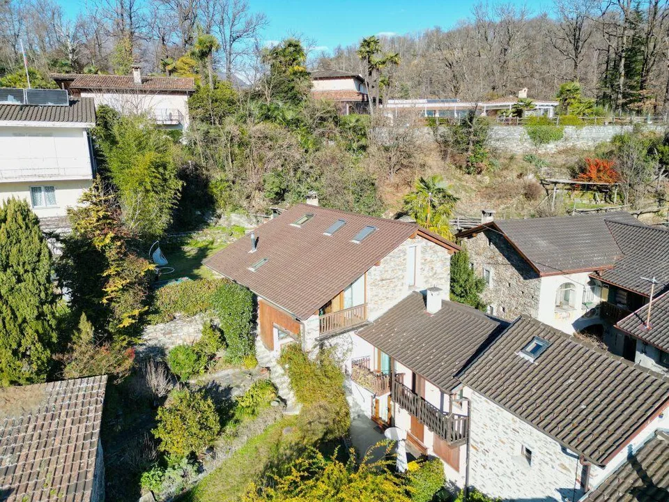Magnifique maison jumelée à Arcegno