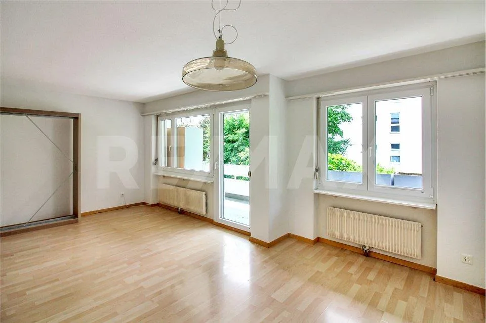 Appartement de 4½ pièces avec balcon dans un lieu idyllique au bord de la forêt