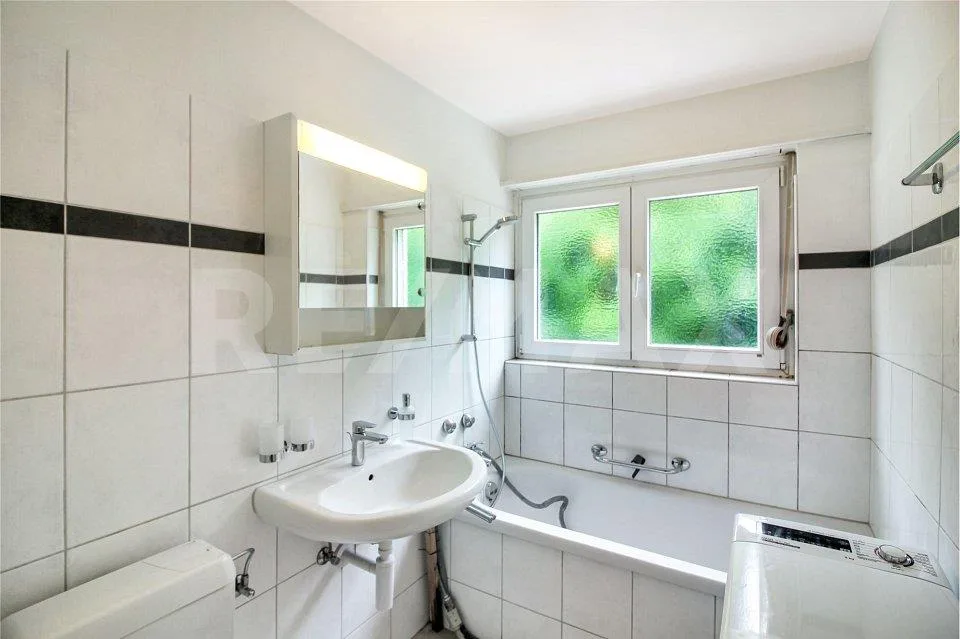 4½ Zimmer Eigentumswohnung mit Balkon an idyllischer Waldrandlage – Foto 8 von 11