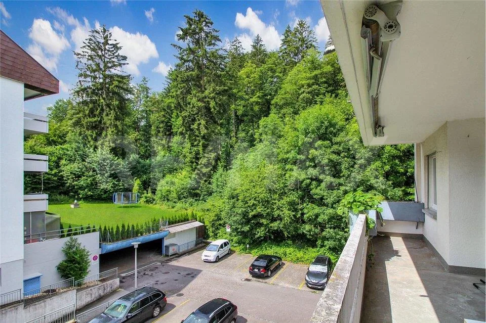 4½ Zimmer Eigentumswohnung mit Balkon an idyllischer Waldrandlage – Foto 9 von 11
