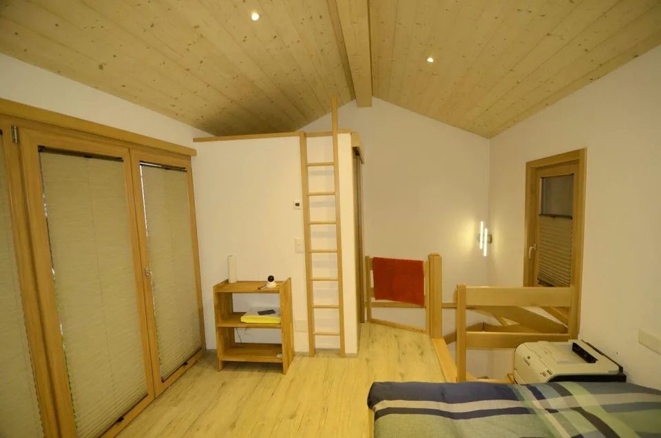 Gioiello appena ristrutturato nella soleggiata Wildi a Saas-Fee. Residenza principale = residenza e sede fiscale Saas-Fee. Riservato.