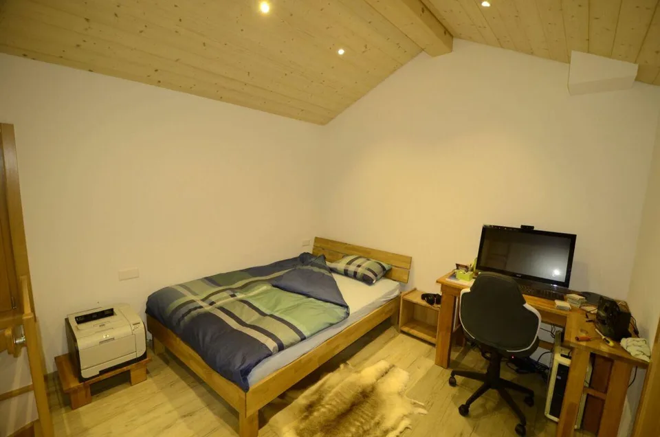 Gioiello appena ristrutturato nella soleggiata Wildi a Saas-Fee. Residenza principale = residenza e sede fiscale Saas-Fee. Riservato.