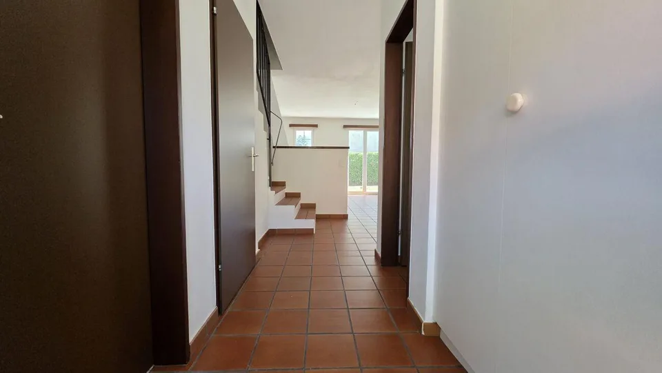 Villetta a schiera d’angolo con giardino – Losone | Eck-Reihenhaus ...