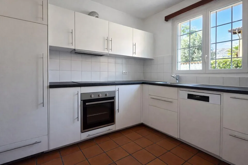 Villetta a schiera d’angolo con giardino – Losone | Eck-Reihenhaus ...