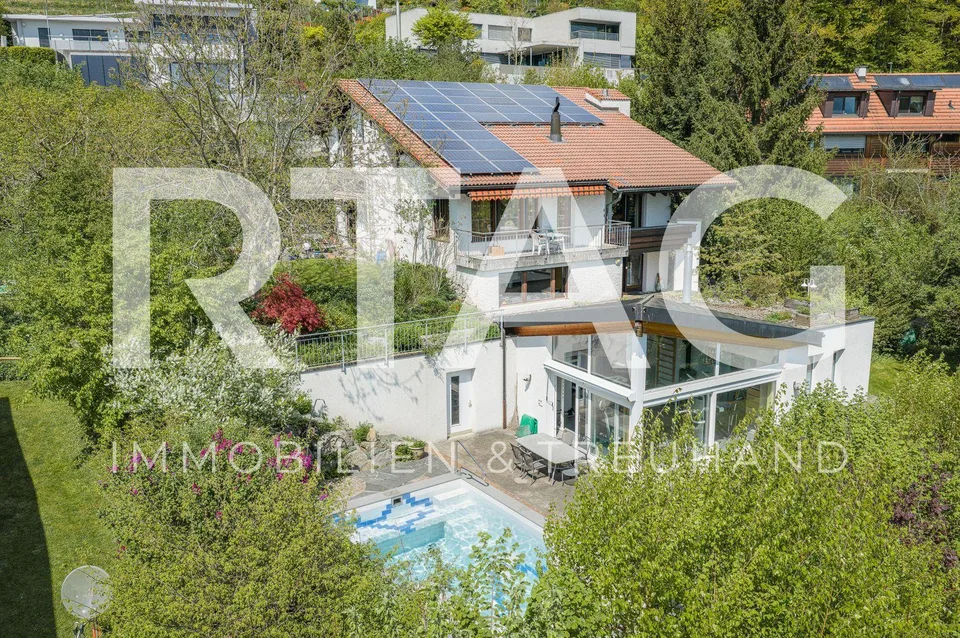 Einfamilienhaus mit Studio
