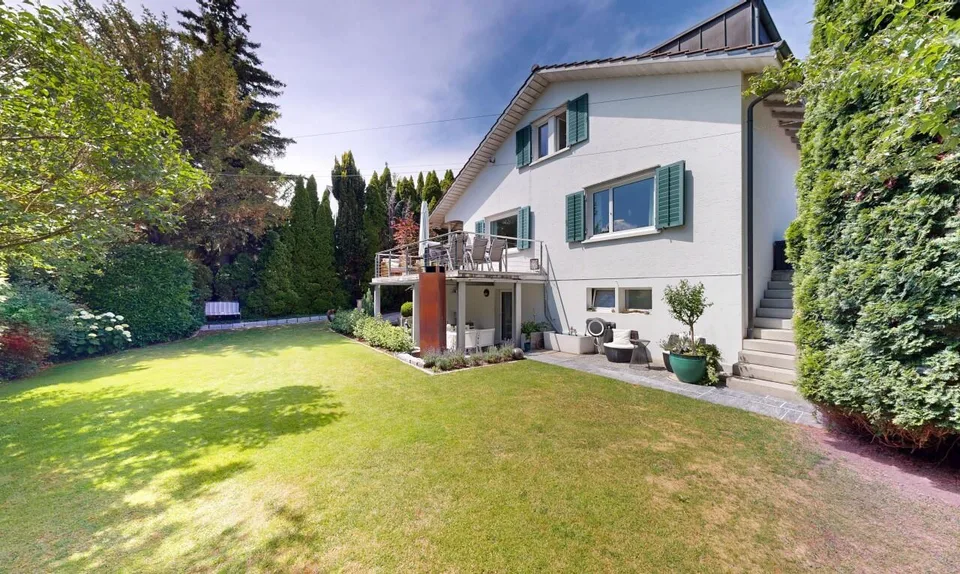 Casa unifamiliare con grande giardino e molta privacy