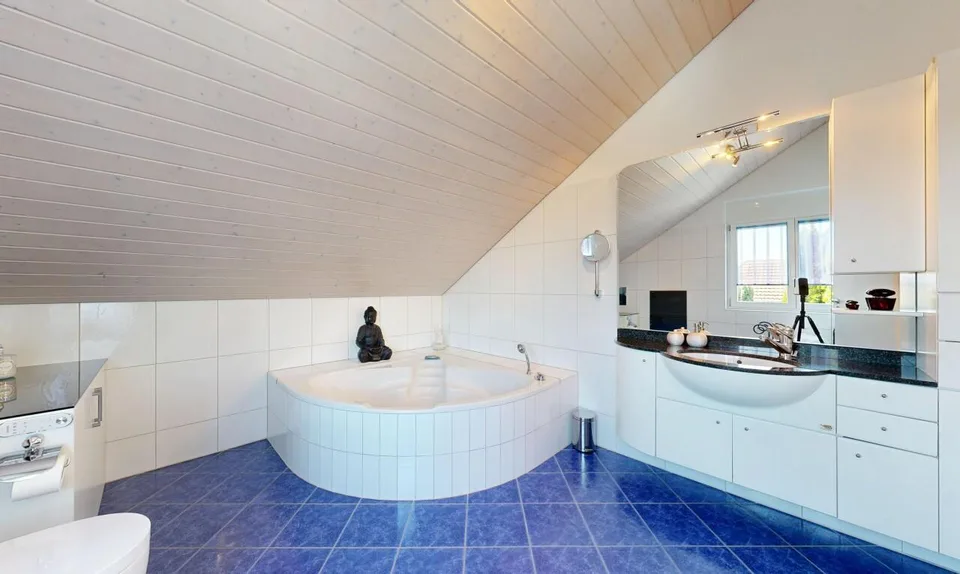 Stilvolles Zuhause mit unverbaubarer Aussicht und Pool – Foto 8 von 20