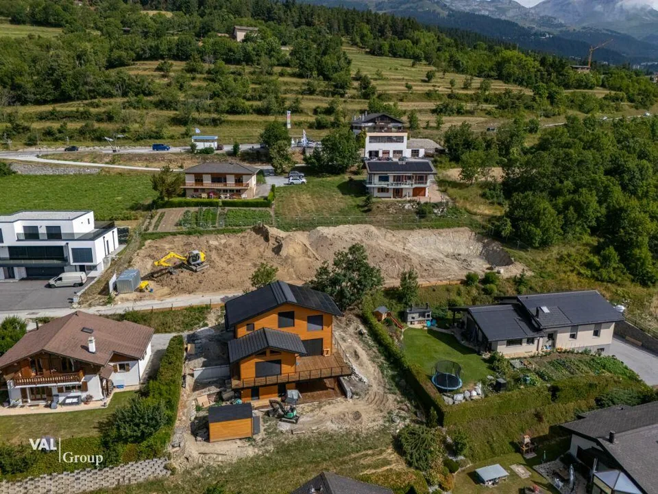 Es bleibt nur noch eine Villa - die Arbeiten haben begonnen!