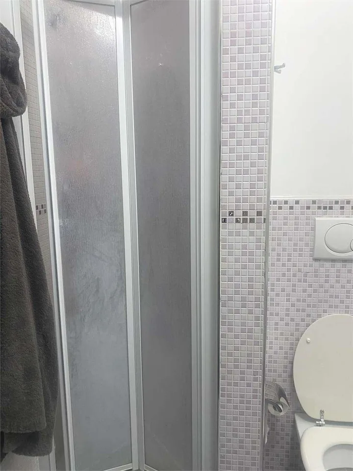 Komfortables 3,5-Zimmer-Apartment mit teilweiser Seesicht – Foto 12 von 15