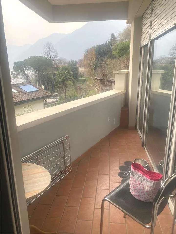 Appartement confortable de 3,5 pièces avec vue partielle sur le lac